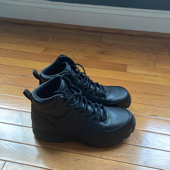 Nike ACG Shoes Mens Nike Boots Size 9 All Black Poshmark